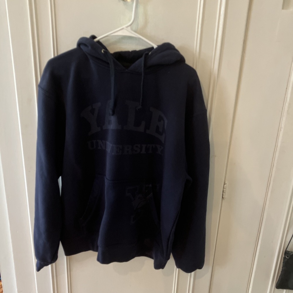 Yale University Hoodie Bulldog Logo * Note *